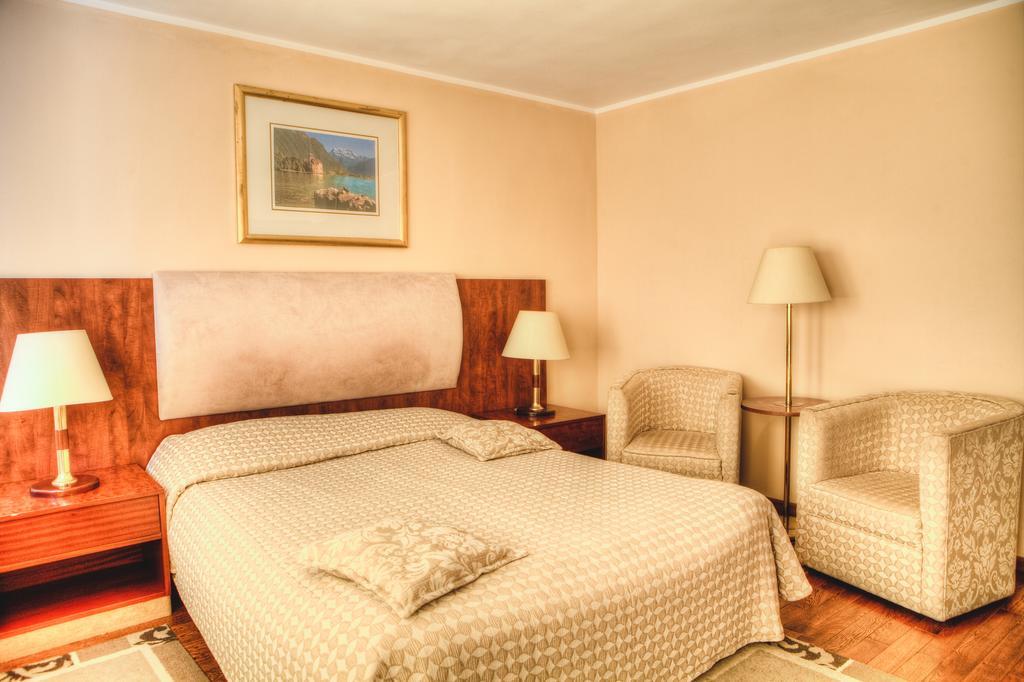 Hôtel Vila Pinul Si Mesteacanul à Poiana Brasov Extérieur photo
