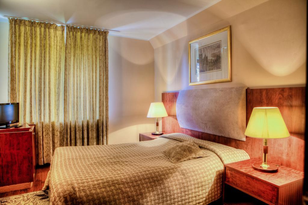 Hôtel Vila Pinul Si Mesteacanul à Poiana Brasov Extérieur photo