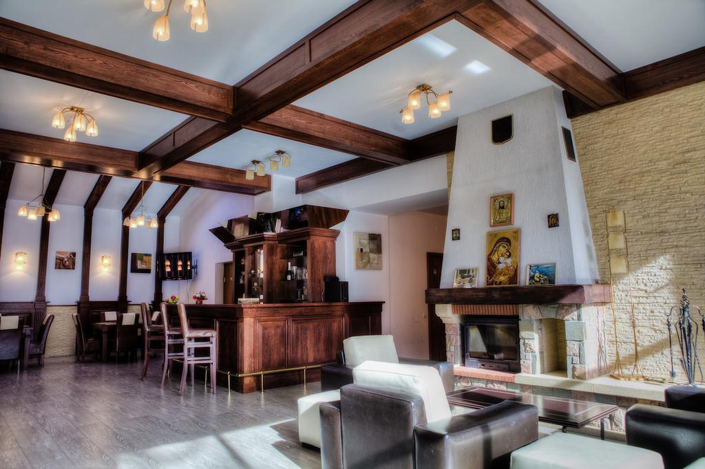 Hôtel Vila Pinul Si Mesteacanul à Poiana Brasov Extérieur photo