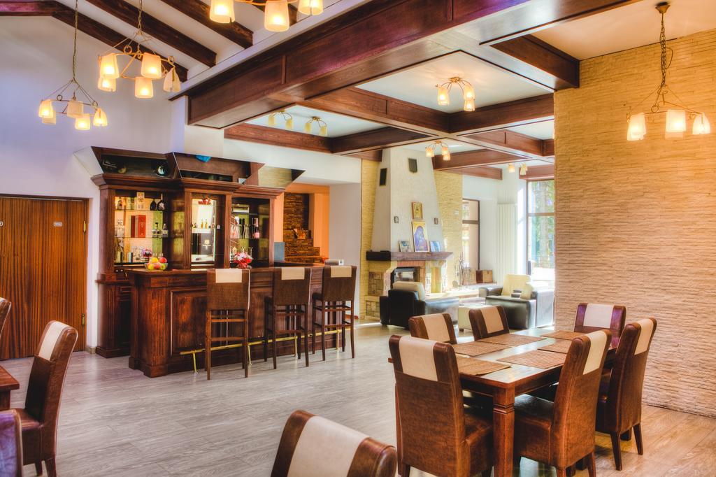 Hôtel Vila Pinul Si Mesteacanul à Poiana Brasov Extérieur photo