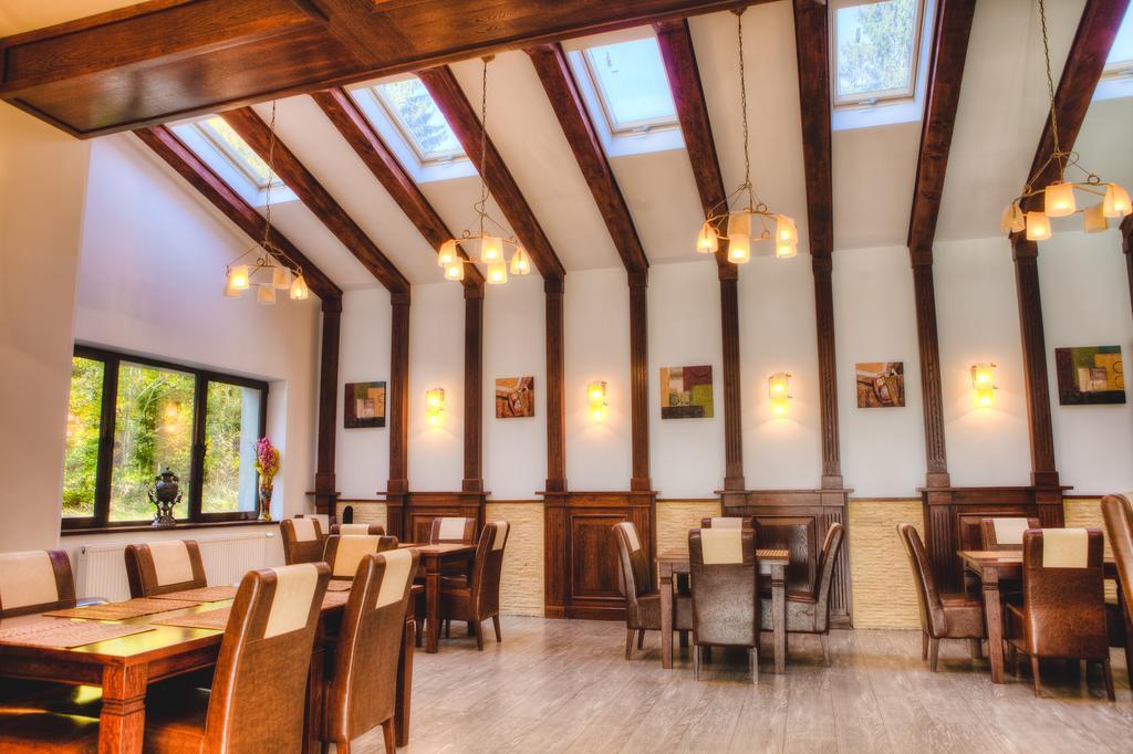 Hôtel Vila Pinul Si Mesteacanul à Poiana Brasov Extérieur photo