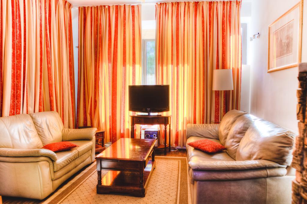 Hôtel Vila Pinul Si Mesteacanul à Poiana Brasov Extérieur photo